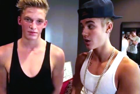 Justin want kiss cody?